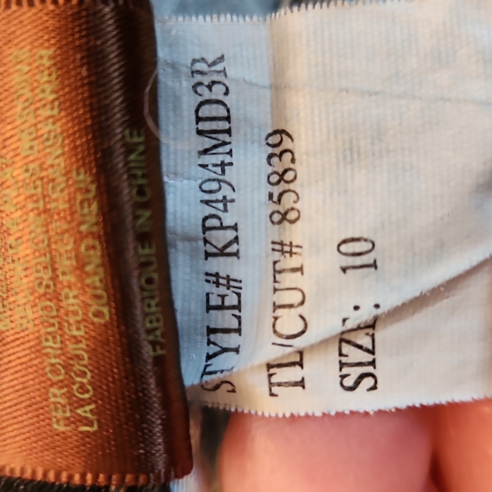 ON HOLD KUT FROM THE KLOTH Women's Jeans 10. Please review description. - Picture 11 of 12